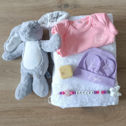 Box Tendresse: doudou, body, essuie de bain, bonnet et gants, attache tétine, Produits de bain pour maman