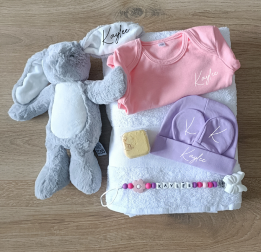 Box Tendresse: doudou, body, essuie de bain, bonnet et gants, attache tétine, Produits de bain pour maman